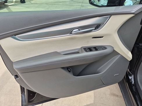 Used 2022 Cadillac XT5 Premium Luxury w/ Technology Package FWD image 22