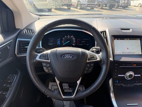 Used 2019 Ford Edge Titanium w/ Equipment Group 301A AWD/4WD image 13