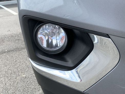 Used 2020 Chevrolet Traverse LT image 10