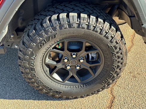 Used 2025 Jeep Wrangler Willys image 19