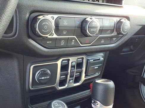 New 2026 Jeep Gladiator Sport image 9