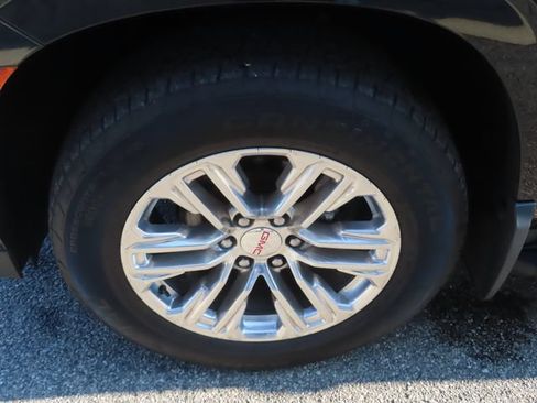 Used 2023 GMC Yukon SLT w/ SLT Luxury Package AWD/4WD image 18