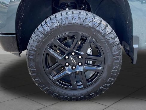 Used 2025 Chevrolet Silverado 1500 LT Trail Boss w/ Convenience Package II AWD/4WD image 20