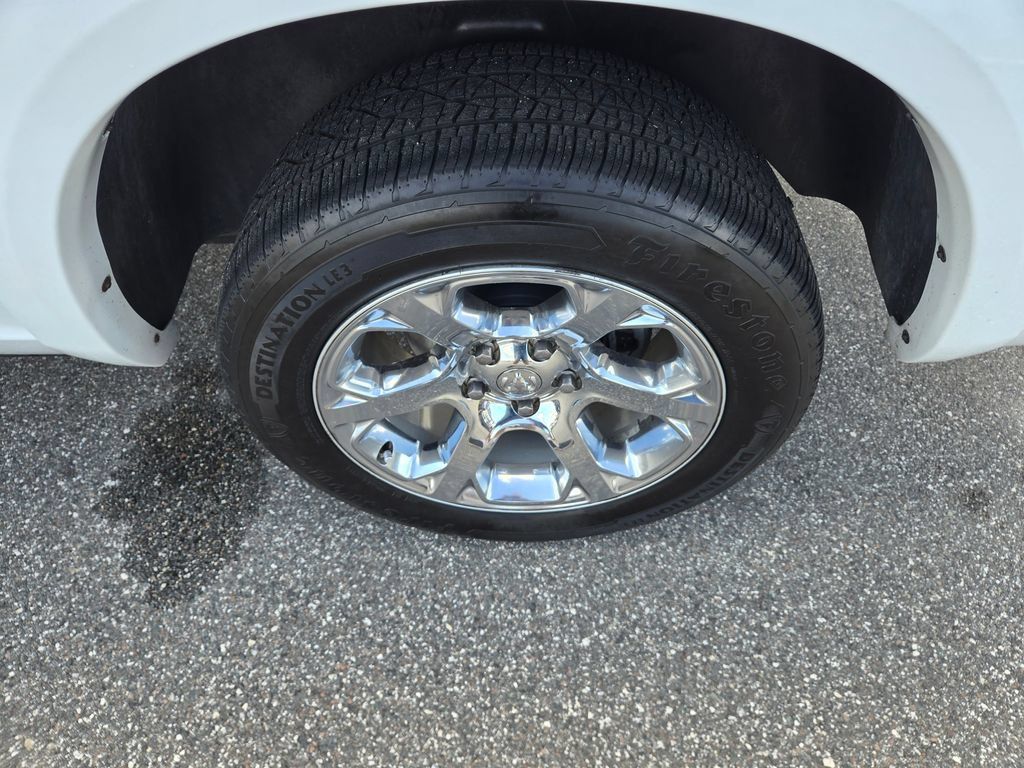 Used 2018 RAM 1500 Laramie RWD image 12