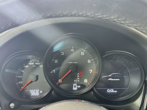 Certified 2020 Porsche Macan AWD/4WD image 16