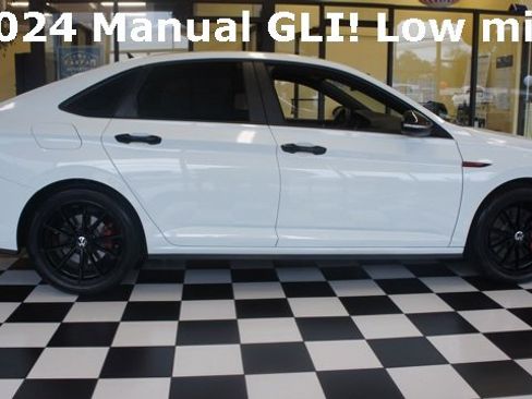 Used 2024 Volkswagen Jetta GLI 40th Anniversary Edition image 8