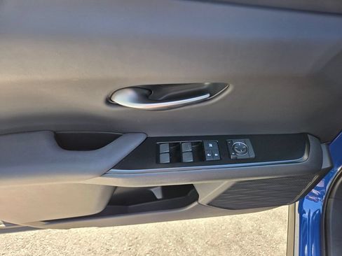 Used 2022 Lexus UX 200 w/ Accessory Package (Z1) FWD image 22