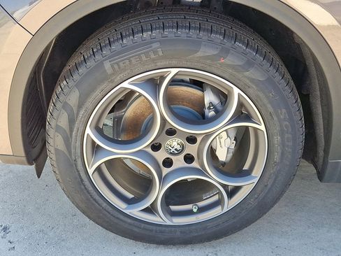 New 2025 Alfa Romeo Stelvio Sprint image 3