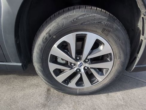 Used 2025 Subaru Outback Premium image 33