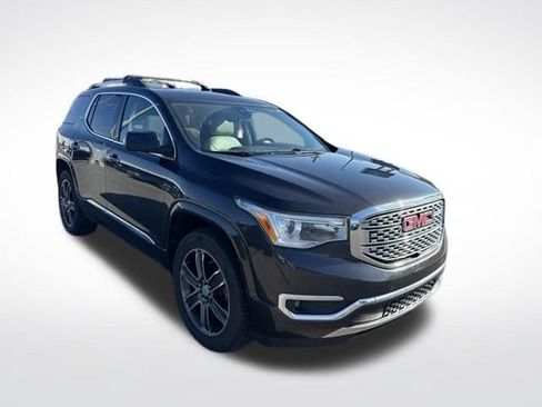Used 2018 GMC Acadia Denali w/ Technology Package FWD image 7