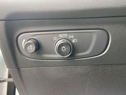 Used 2023 Buick Envision Essence FWD image 14