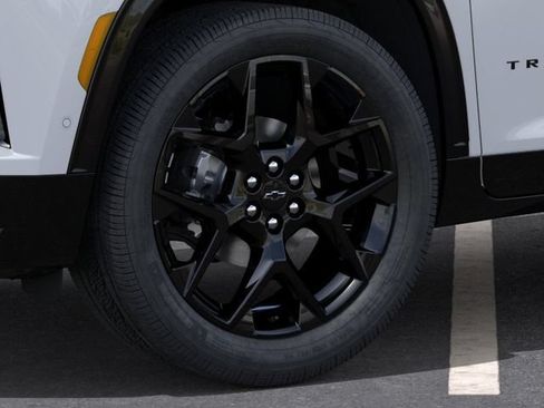New 2026 Chevrolet Traverse RS w/ LPO, Floor Liner Package FWD image 9