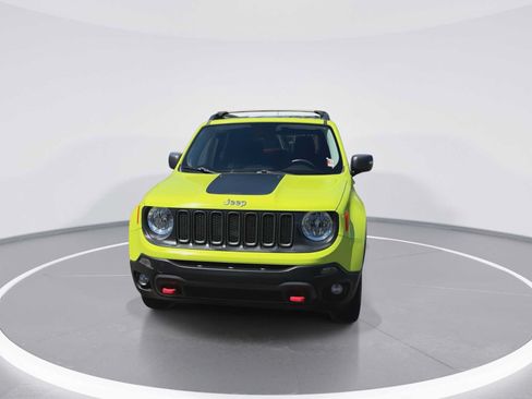 Used 2017 Jeep Renegade Trailhawk w/ Popular Equipment Group AWD/4WD image 3