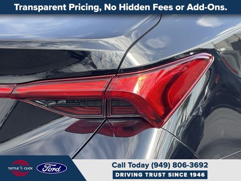 Used 2022 Toyota Avalon Limited w/ Advanced Safety Package FWD image 9