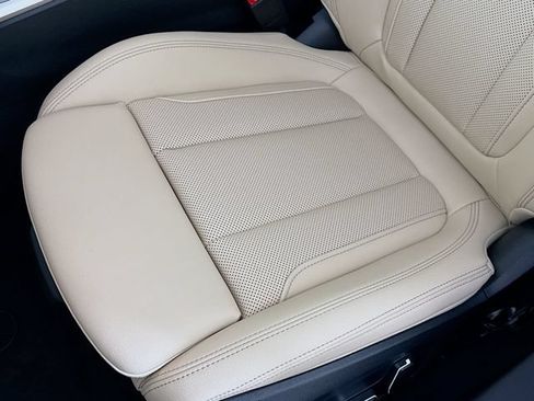Used 2026 BMW 330i xDrive Sedan w/ Premium Package AWD/4WD image 19