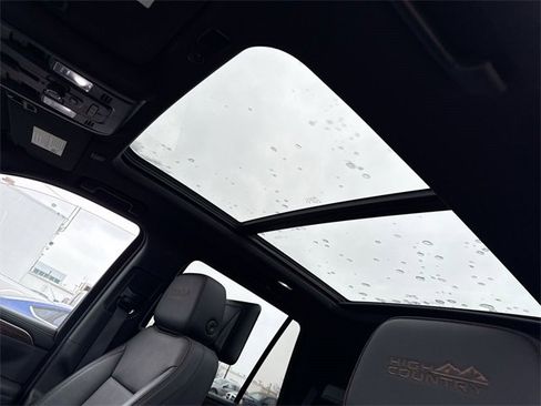 Used 2024 Chevrolet Tahoe High Country w/ Advanced Technology Package image 22