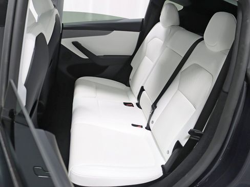 Used 2026 Tesla Model Y Long Range AWD/4WD image 30
