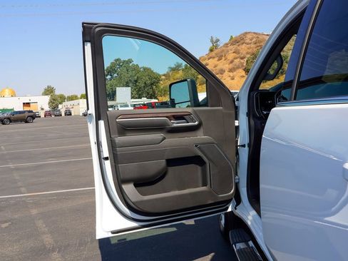 Used 2025 GMC Sierra 2500 SLE w/ SLE Value Package; image 23