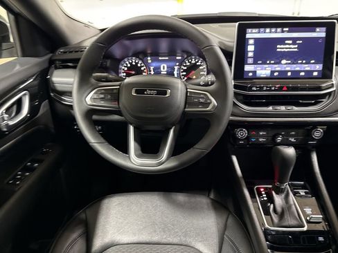 New 2026 Jeep Compass Latitude image 11