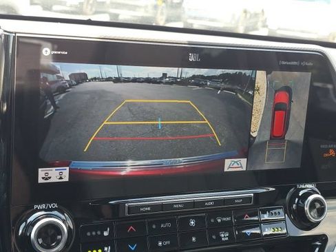 Used 2021 Toyota Highlander Platinum FWD image 19