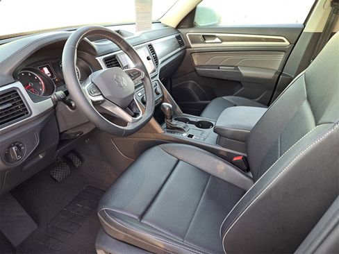 Certified 2021 Volkswagen Atlas SE image 13
