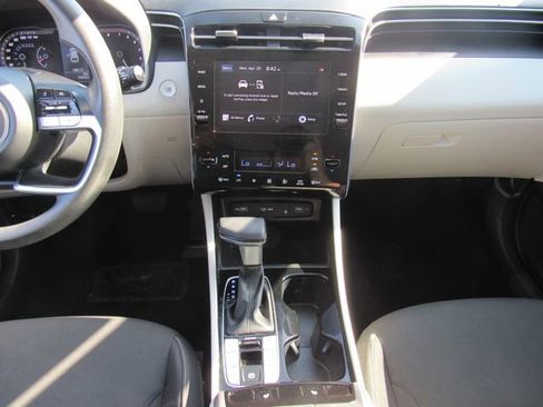 Used 2024 Hyundai Tucson SEL AWD/4WD image 19