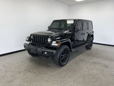 Used 2022 Jeep Wrangler Unlimited Sahara image 15