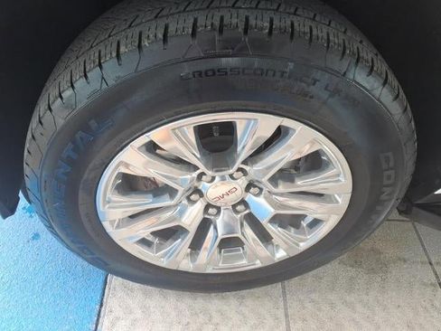 Used 2025 GMC Yukon Denali image 6