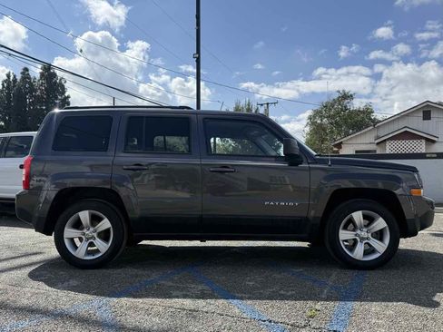 Used 2016 Jeep Patriot Latitude FWD image 28