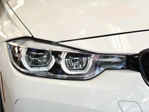 Used 2018 BMW 330i Sedan RWD image 4