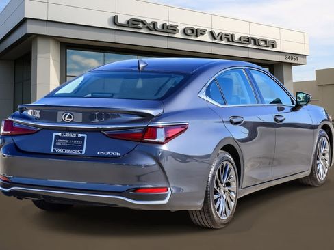 Certified 2025 Lexus ES 300h w/ Accessory Package (Z1) FWD image 4
