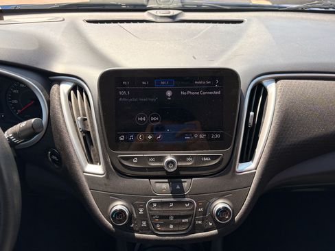 Used 2023 Chevrolet Malibu LT FWD image 11