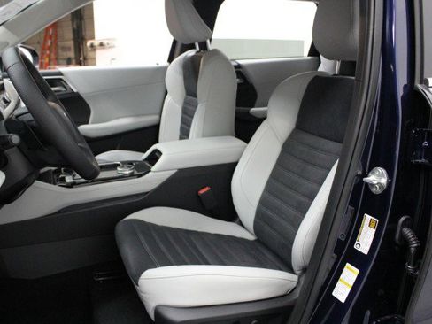 New 2025 Mitsubishi Outlander SE image 7