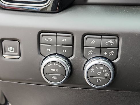 New 2026 GMC Sierra 1500 AT4 w/ AT4 Premium Package image 18