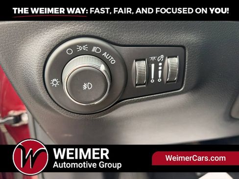 Used 2021 Jeep Compass Latitude w/ Sun and Sound Group AWD/4WD image 40
