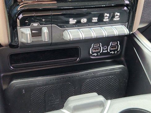 Used 2022 RAM 2500 Laramie AWD/4WD image 29