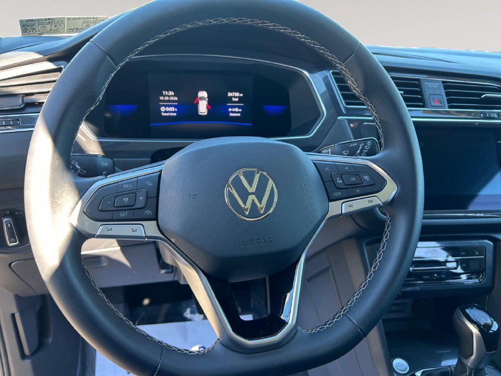 Used 2022 Volkswagen Tiguan SE AWD/4WD image 12