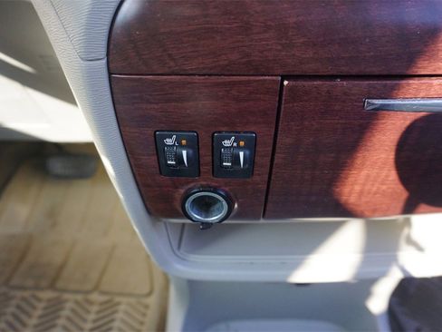 Used 2014 Toyota Sienna XLE image 11