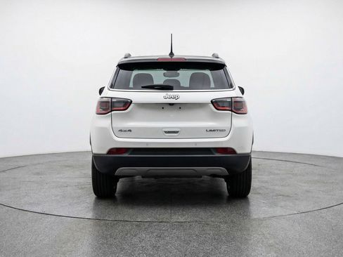 Used 2025 Jeep Compass Trailhawk image 7