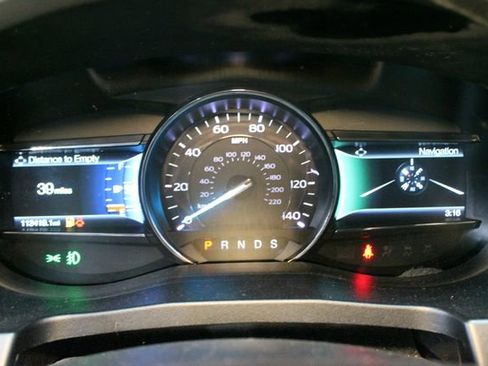 Used 2018 Ford Explorer XLT w/ XLT Appearance Package AWD/4WD image 25