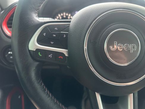 Used 2016 Jeep Renegade Trailhawk w/ Premium Trailhawk Package AWD/4WD image 29