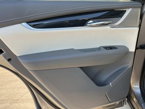 Used 2022 Cadillac XT6 Premium Luxury FWD image 20