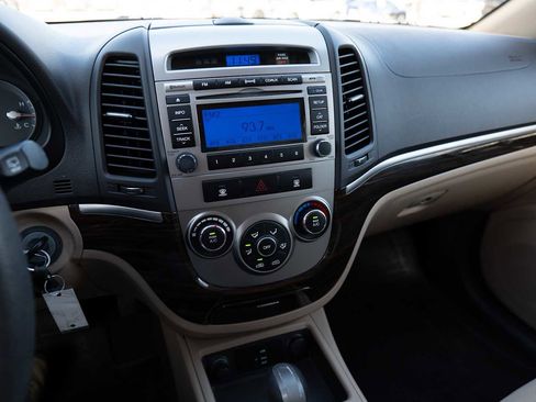 Used 2012 Hyundai Santa Fe GLS image 16