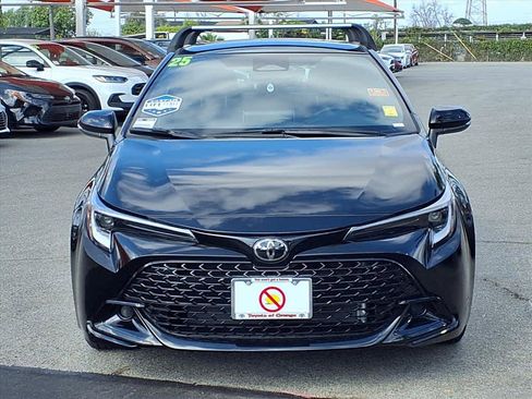 Used 2025 Toyota Corolla SE w/ SE Package image 2