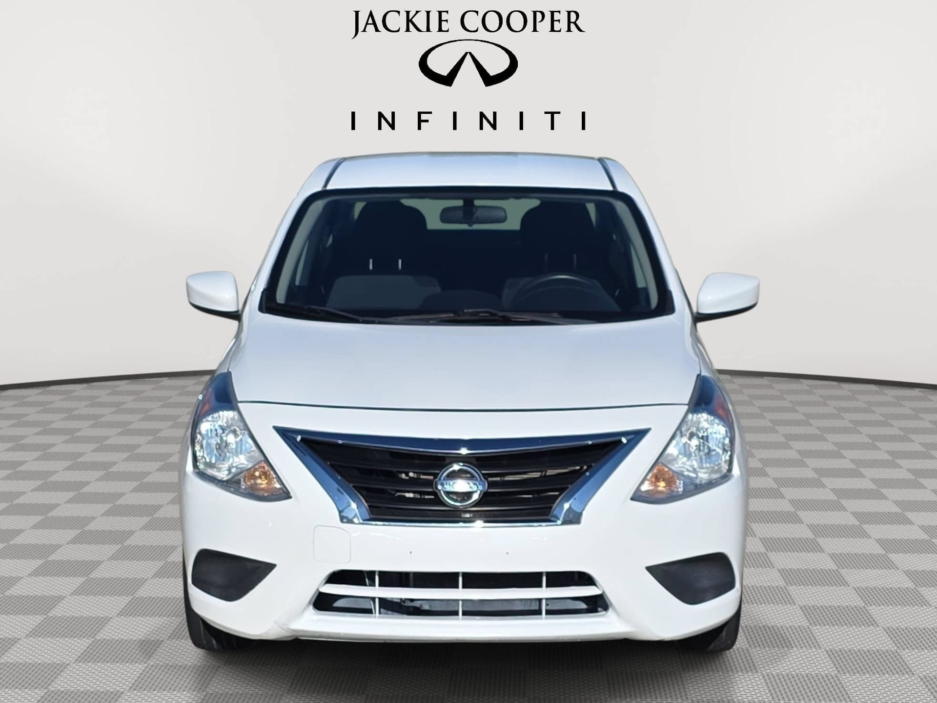 Used 2019 Nissan Versa SV FWD image 2