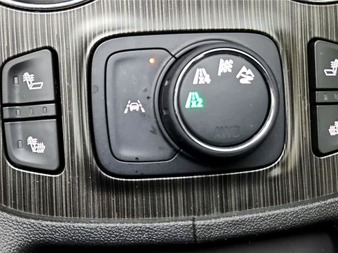 Used 2023 GMC Acadia SLT AWD/4WD image 29