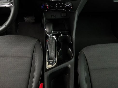 Used 2025 Buick Encore GX Preferred FWD image 13