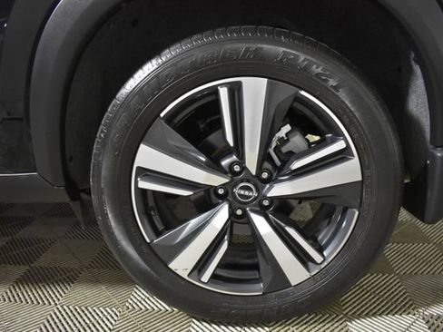 Certified 2025 Nissan Rogue SL AWD/4WD image 44