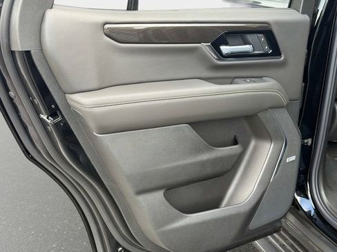 New 2026 GMC Yukon Elevation w/ Elevation Premium Package RWD image 11