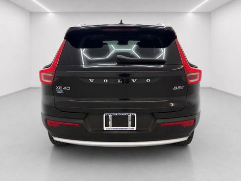 Used 2024 Volvo XC40 B5 Plus w/ Protection Package Premier AWD/4WD image 4